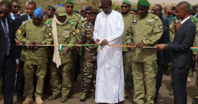 NATION : Le Premier Ministre a présidé la cérémonie officielle de mise en circulation du pont de Saga Gorou, en présence des membres du CNSP et du Gouvernement NATION : Le Premier Ministre a présidé la cérémonie officielle de mise en circulation du pont de Saga Gorou, en présence des membres du CNSP et du Gouvernement