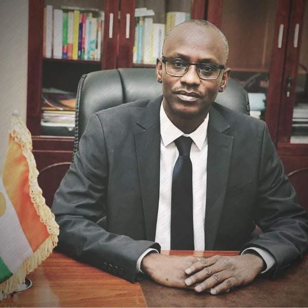 DROIT PUBLIC : La réaction Professeur ISSOUFOU Adamou à Ibrahim Bana ...