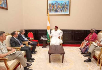 SECURITE : Le Président Issoufou invité à Pau, le front social s’y oppose