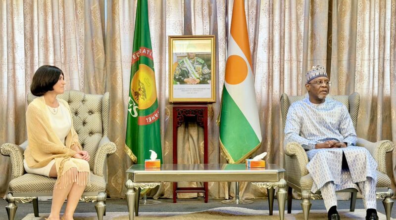 NIGER-ESPAGNE : Madame Gloria Minguez Ropinon, Ambassadrice désignée du Royaume d’Espagne auprès de la République du Niger a présenté des copies figurées de ses lettres de créance aux autorités nigériennes NIGER-ESPAGNE : Madame Gloria Minguez Ropinon, Ambassadrice désignée du Royaume d’Espagne auprès de la République du Niger a présenté des copies figurées de ses lettres de créance aux autorités nigériennes