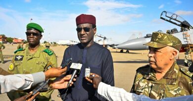 COOPERATION SECURITAIRE NIGER-ALGERIE : Soutien logistique militaire de l’Algérie au Niger pour lutter contre l’insécurité COOPERATION SECURITAIRE NIGER-ALGERIE : Soutien logistique militaire de l’Algérie au Niger pour lutter contre l’insécurité