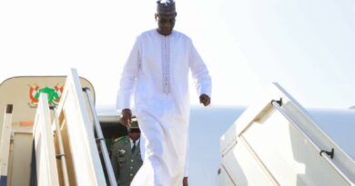 AES : Arrivée du Premier Ministre, S.E.M Ali Mahaman Lamine ZEINE à Bamako où il prendra part à la rencontre des Ministres des Finances de la Confédération des États du Sahel (AES) dédiée à l’opérationnalisation de la Banque Confédérale pour l’Investissement et le Développement (BCID-AES). AES : Arrivée du Premier Ministre, S.E.M Ali Mahaman Lamine ZEINE à Bamako où il prendra part à la rencontre des Ministres des Finances de la Confédération des États du Sahel (AES) dédiée à l’opérationnalisation de la Banque Confédérale pour l’Investissement et le Développement (BCID-AES).