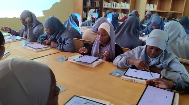 EDUCATION ; Initiative « Une Semaine, une École » : couplée à la réception des tablettes au Collège scientifique de Niamey