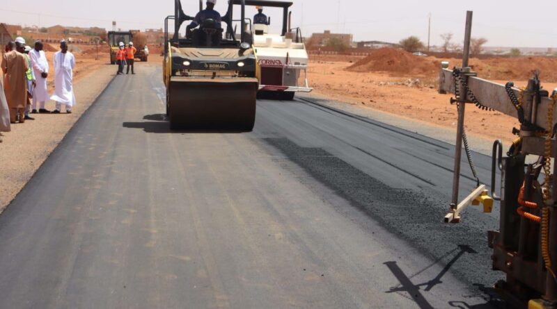 NIAMEY : Démarrage de la phase de revêtement en béton bitumineux sur les chantiers de voirie urbaine