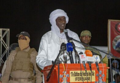 Festival de l&rsquo;Aïr : Le Premier ministre S.E.M Ali Mahaman Lamine Zeine a salué la qualité de la coopération culturelle entre Niamey et N’Djamena.