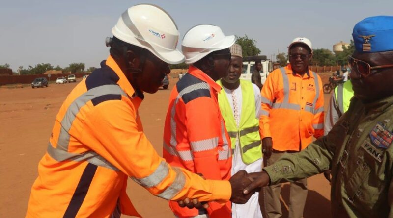 RN1 EST DE NIAMEY : LE COLONEL MAJOR SALISSOU MAHAMAN SALISSOU CONSTATE L’AVANCEMENT DES TRAVAUX D’AMÉNAGEMENT URBAIN RN1 EST DE NIAMEY : LE COLONEL MAJOR SALISSOU MAHAMAN SALISSOU CONSTATE L’AVANCEMENT DES TRAVAUX D’AMÉNAGEMENT URBAIN