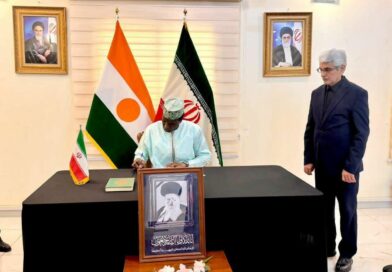 NIGER-IRAN : Décès du Guide iranien : le Premier Ministre signe le livre des condoléances