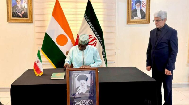 NIGER-IRAN : Décès du Guide iranien : le Premier Ministre signe le livre des condoléances