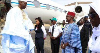 MALI : La ville historique de Tomboctou accueille le Premier Ministre pour la Biennale Artistique et Culturelle 2025 MALI : La ville historique de Tomboctou accueille le Premier Ministre pour la Biennale Artistique et Culturelle 2025