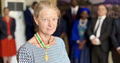 DIPLOMATIE: En fin de mission dans le pays, l’Ambassadrice du Royaume-Uni de Grande-Bretagne et d’Irlande du Nord auprès de la République du Niger a été décorée ce matin à Niamey DIPLOMATIE: En fin de mission dans le pays, l’Ambassadrice du Royaume-Uni de Grande-Bretagne et d’Irlande du Nord auprès de la République du Niger a été décorée ce matin à Niamey
