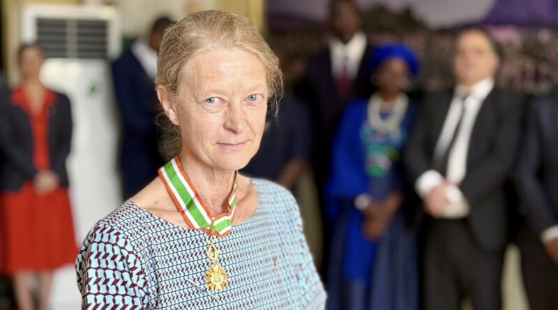 DIPLOMATIE: En fin de mission dans le pays, l’Ambassadrice du Royaume-Uni de Grande-Bretagne et d’Irlande du Nord auprès de la République du Niger a été décorée ce matin à Niamey DIPLOMATIE: En fin de mission dans le pays, l’Ambassadrice du Royaume-Uni de Grande-Bretagne et d’Irlande du Nord auprès de la République du Niger a été décorée ce matin à Niamey