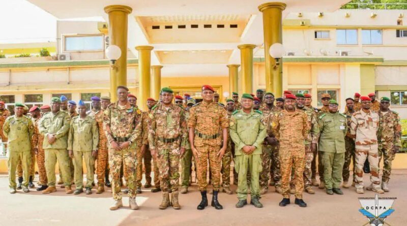 AES: Quand l’information devient une arme, désinformation, l’ennemi intérieur et extérieur