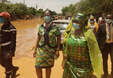 Inondations au Niger : Après la visite de la Vice-Présidente de la Commission, la CEDEAO promet 100.000 Dollars aux populations sinistrées Inondations au Niger : Après la visite de la Vice-Présidente de la Commission, la CEDEAO promet 100.000 Dollars aux populations sinistrées
